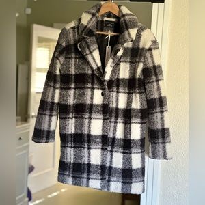 Love Tree new black and white coat size small